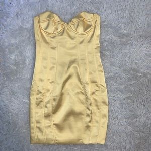 Body con strapless dress